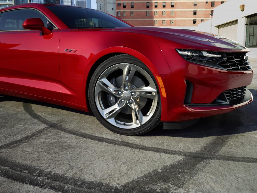 Детали экстерьера Chevrolet Camaro LT1 2019 года  (NA) (фото 2 из 2)